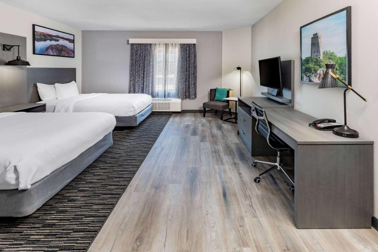 La Quinta Inn & Suites By Wyndham Ardmore Buitenkant foto