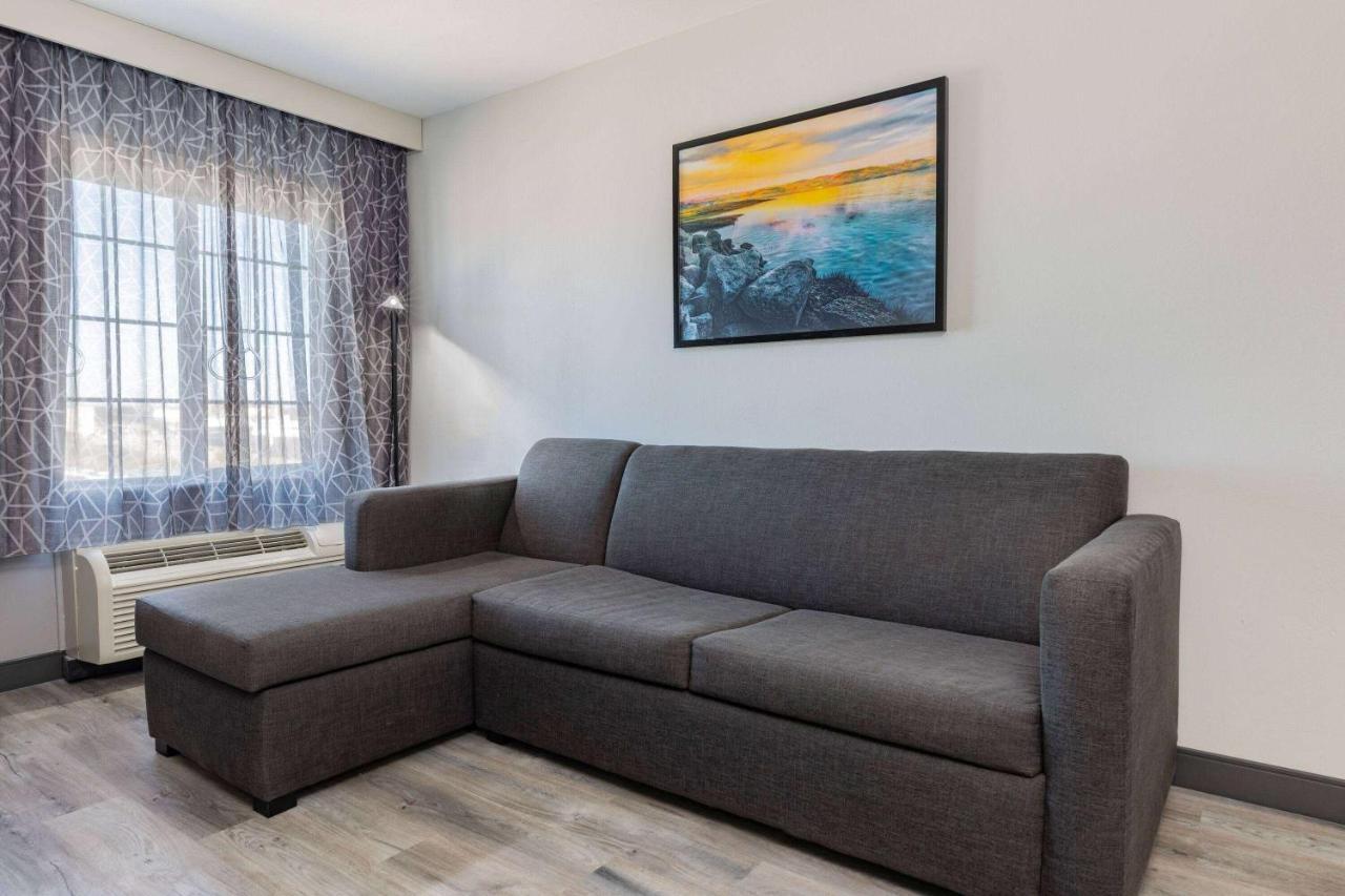 La Quinta Inn & Suites By Wyndham Ardmore Buitenkant foto