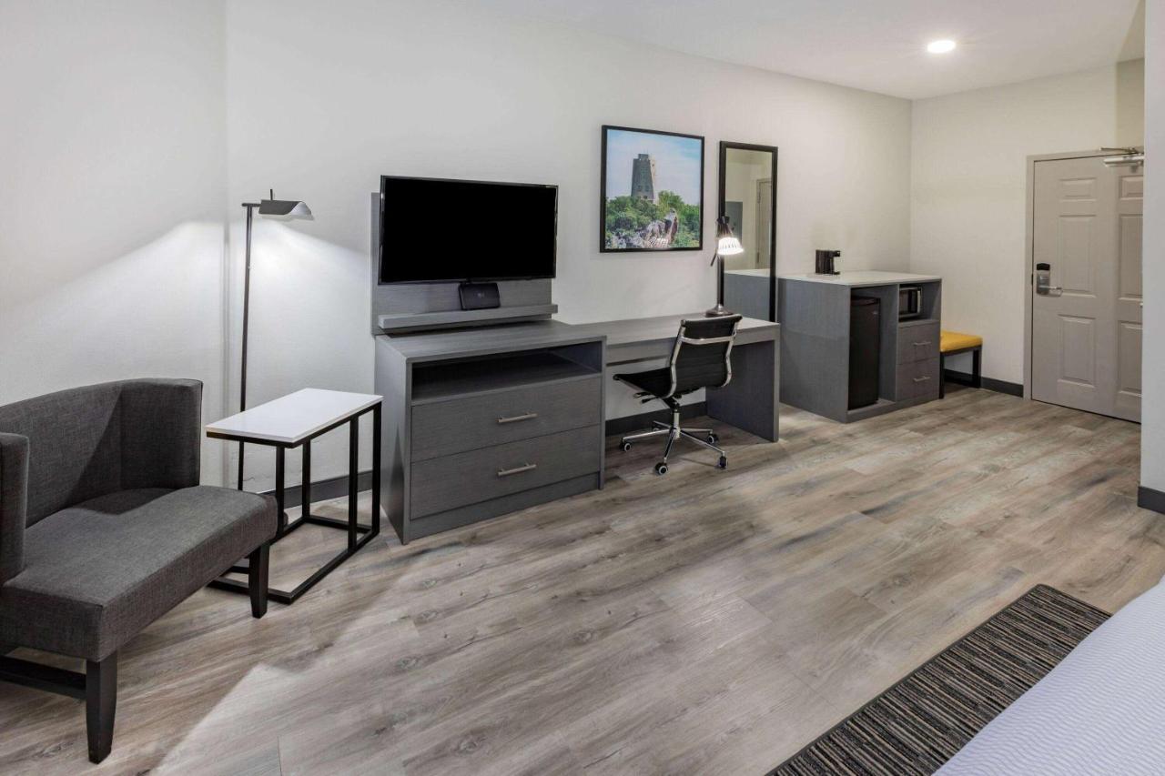 La Quinta Inn & Suites By Wyndham Ardmore Buitenkant foto