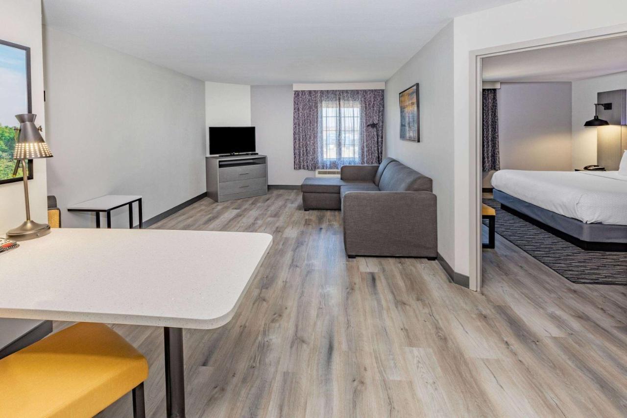 La Quinta Inn & Suites By Wyndham Ardmore Buitenkant foto
