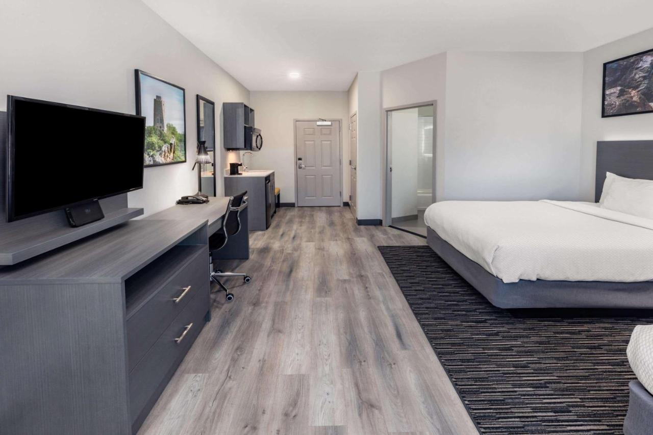 La Quinta Inn & Suites By Wyndham Ardmore Buitenkant foto