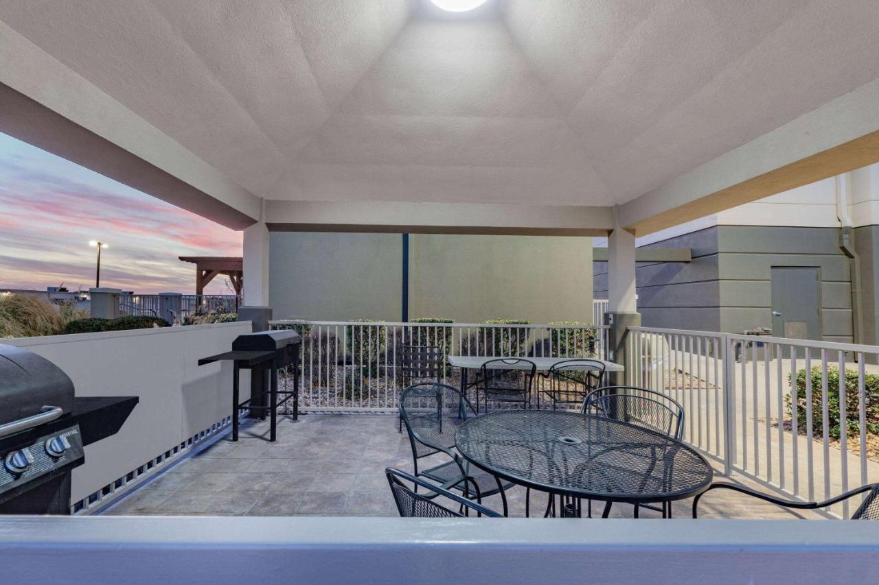 La Quinta Inn & Suites By Wyndham Ardmore Buitenkant foto