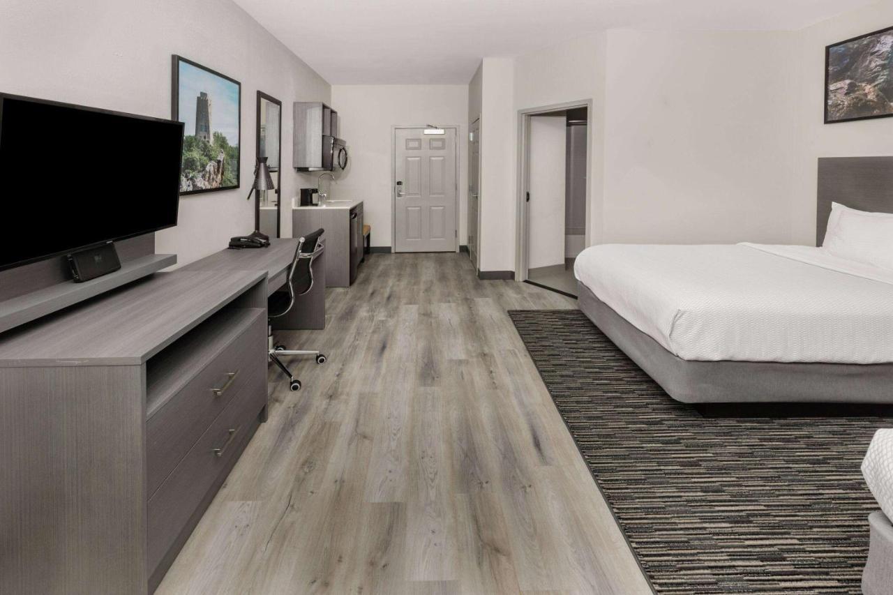 La Quinta Inn & Suites By Wyndham Ardmore Buitenkant foto